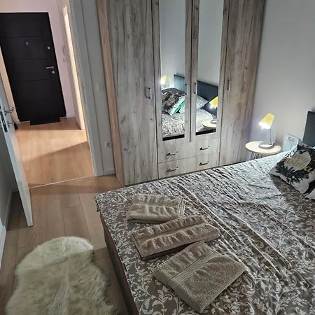 Miss Lux * Младеновац