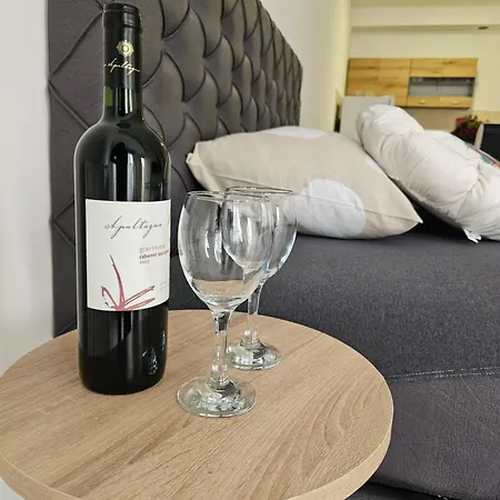 Miss Lux * Mladenovac (Belgrade)